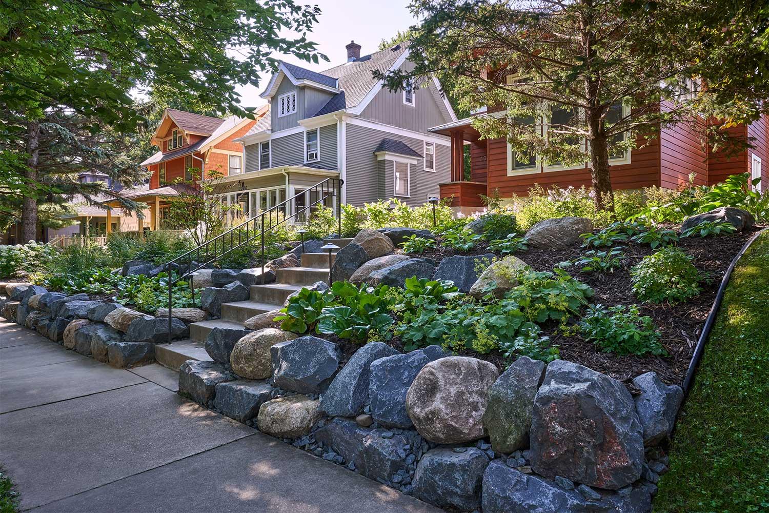 Front Yard Boulder Retaining Wall In St, Landscape Boulders Minneapolis